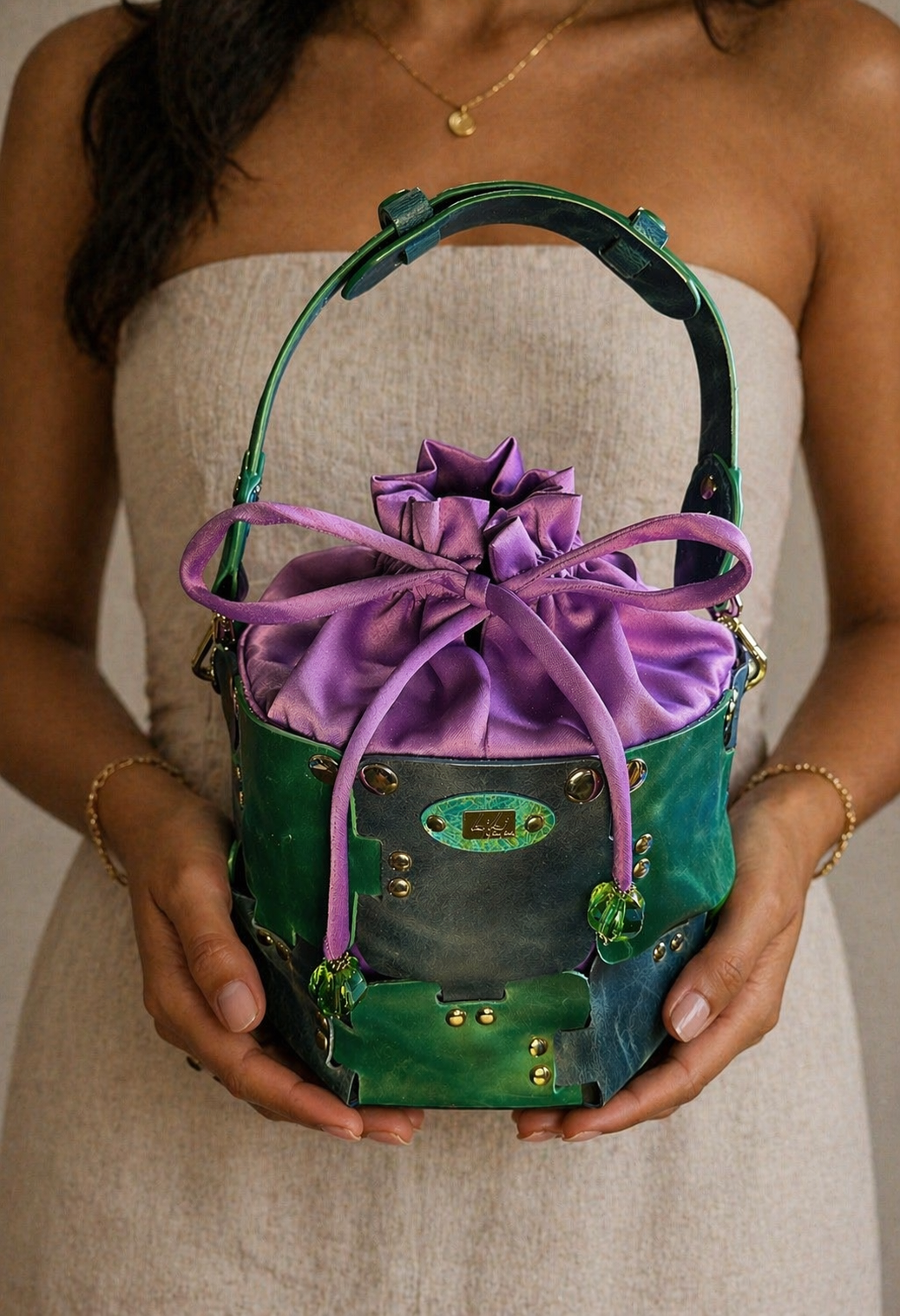 Verdant Aura Bucket