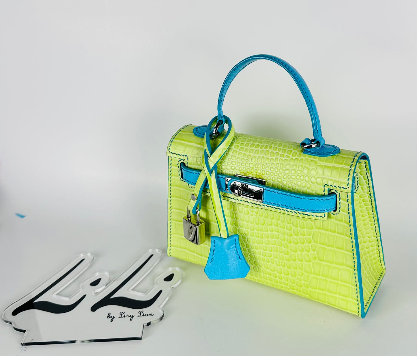 Lionne Essence Mini